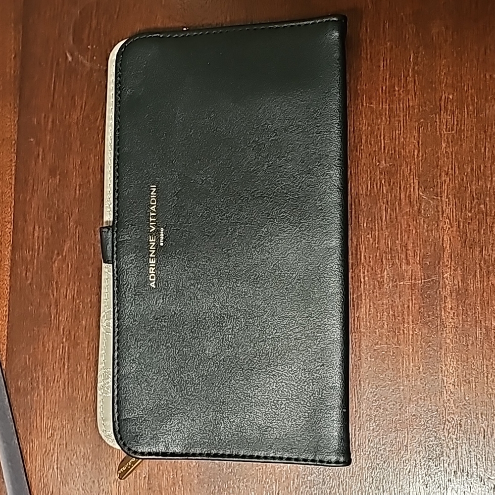 Adrienne vittadini wallet wristlet